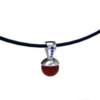 Pendentif Hestia sur cordon de soie